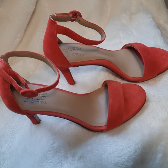 New-Naturalizer Kinsley Suede Heel Size 7 - Picture 4 of 11